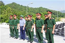 Đoàn đại biểu Sư đoàn 346 dâng hương, viếng nghĩa trang liệt sĩ tại Cao Bằng